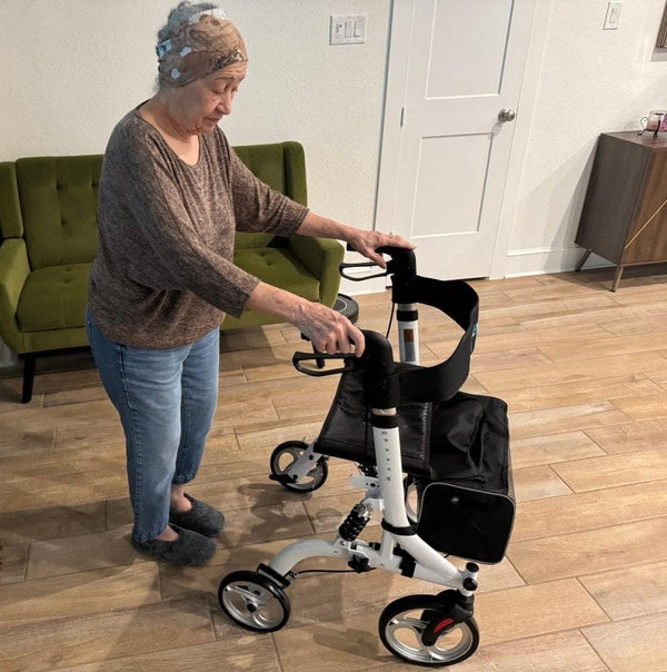 4-Wheel Rollator Walker Buying Guide for Elderly Users